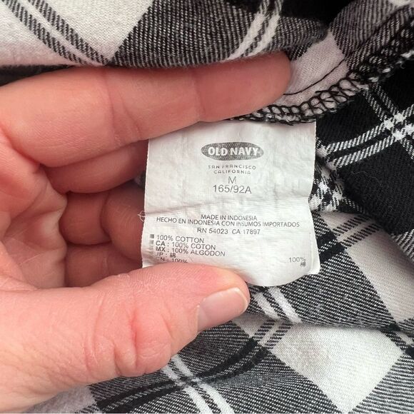 Old Navy Black & White Plaid Button Down Flannel Shirt - Picture 6 of 6
